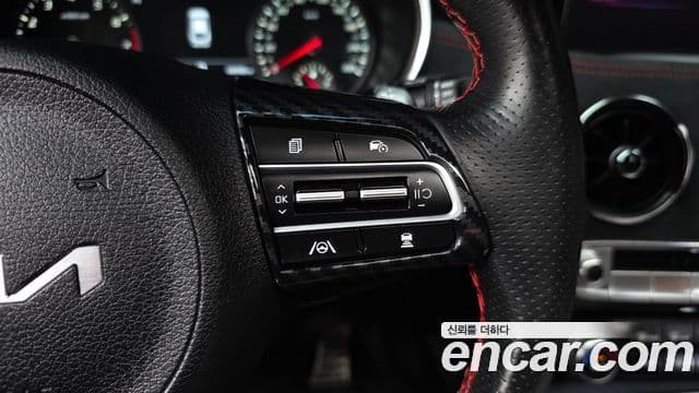 Kia Stinger 2022 — фото 18 из 20