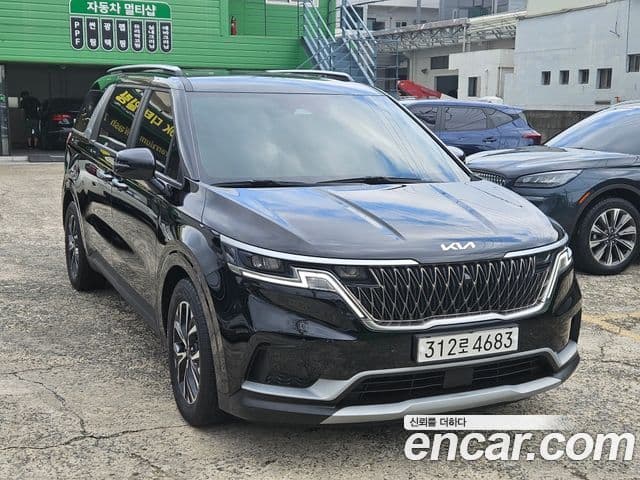 Kia Carnival 2022 — ფოტო 2/20