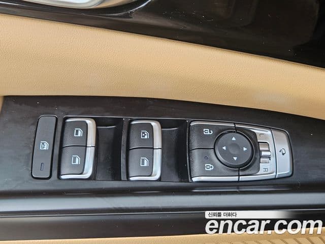 Kia Carnival 2022 — ფოტო 6/20