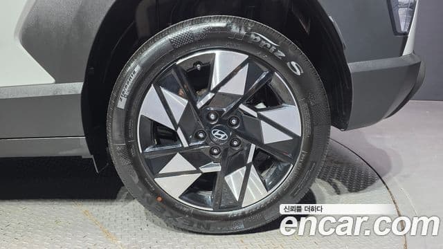 Hyundai Kona Hybrid 2024 — ფოტო 30/31