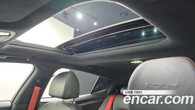 Kia Stinger 2021 — Şəkil 17/20