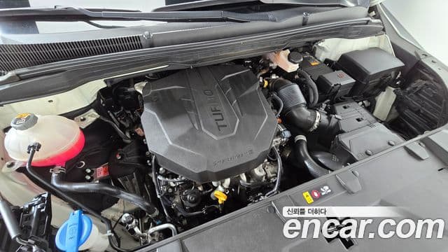 Kia Carnival 2023 — ფოტო 6/20