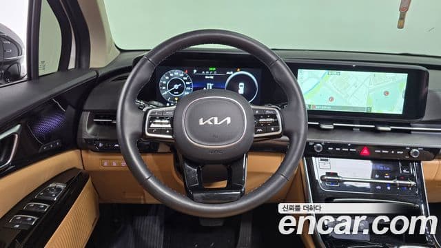 Kia Carnival 2023 — ფოტო 14/20