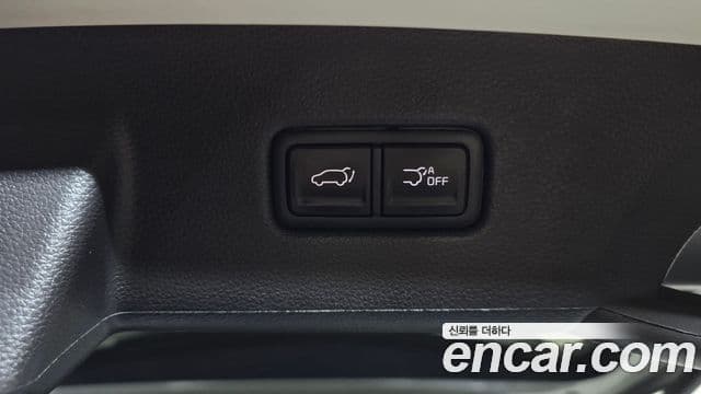 Kia Carnival 2023 — ფოტო 19/20