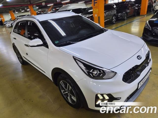 Kia Niro 2019 — ფოტო 2/20