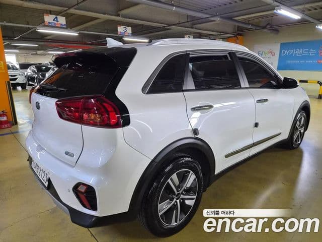Kia Niro 2019 — ფოტო 3/20