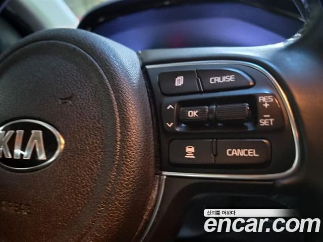 Kia Niro 2019 — ფოტო 12/20