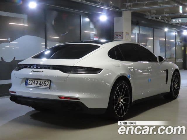 Porsche Panamera 2023 — ფოტო 14/20