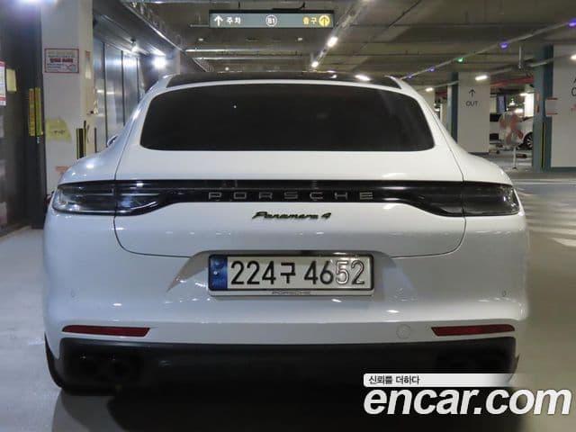 Porsche Panamera 2023 — ფოტო 1/20