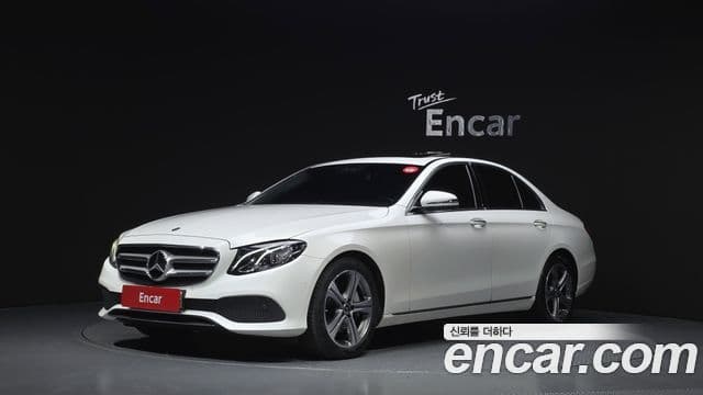 Mercedes-Benz E-Class 2019 — Фото 1/20