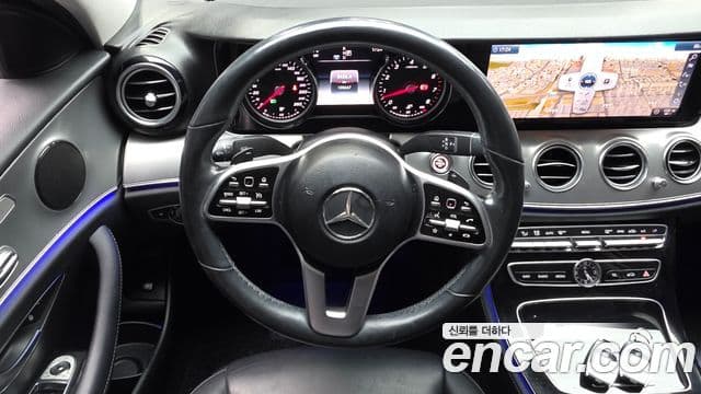 Mercedes-Benz E-Class 2019 — Фото 13/20