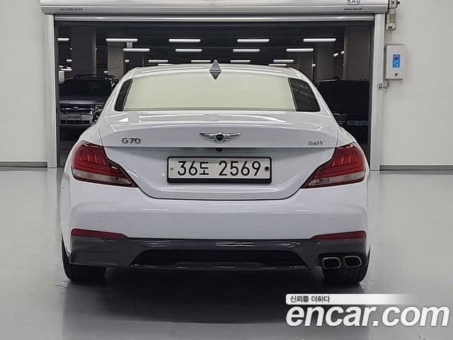 Genesis G70 2019 — ფოტო 2/19