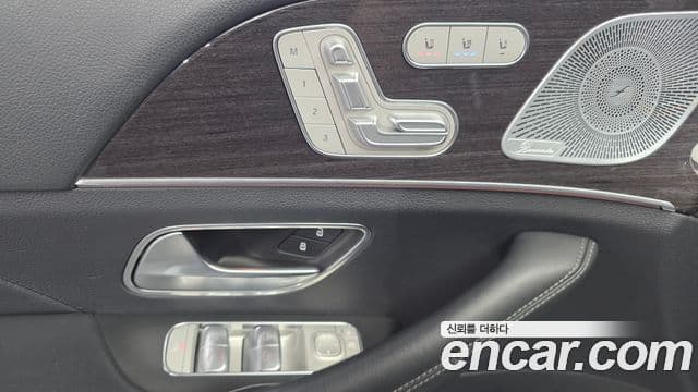 Mercedes-Benz GLE-Class 2021 — ფოტო 14/20