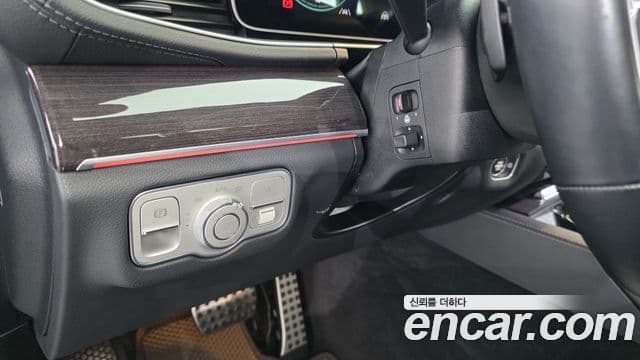 Mercedes-Benz GLE-Class 2021 — ფოტო 15/20
