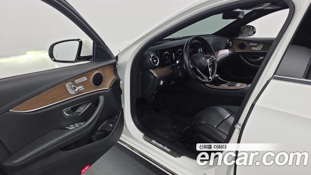 Mercedes-Benz E-Class 2021 — Şəkil 10/20