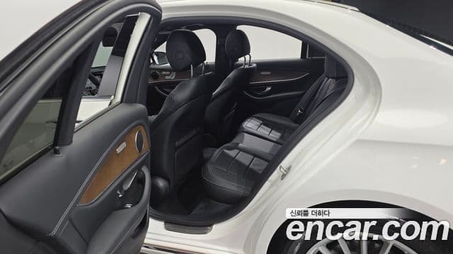 Mercedes-Benz E-Class 2021 — Şəkil 11/20