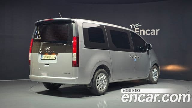 Hyundai Staria 2022 — ფოტო 1/20