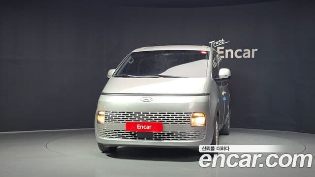 Hyundai Staria 2022 — ფოტო 2/20