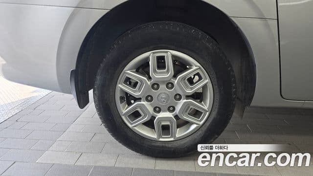Hyundai Staria 2022 — ფოტო 4/20