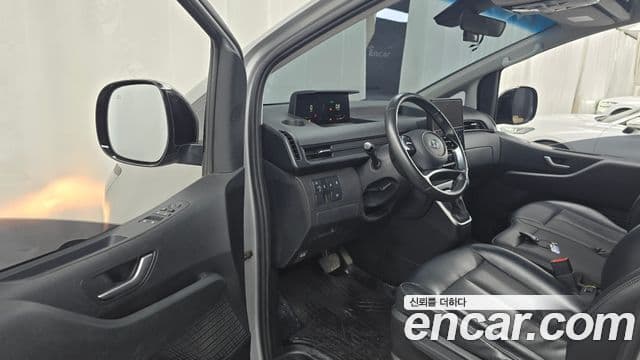 Hyundai Staria 2022 — ფოტო 8/20
