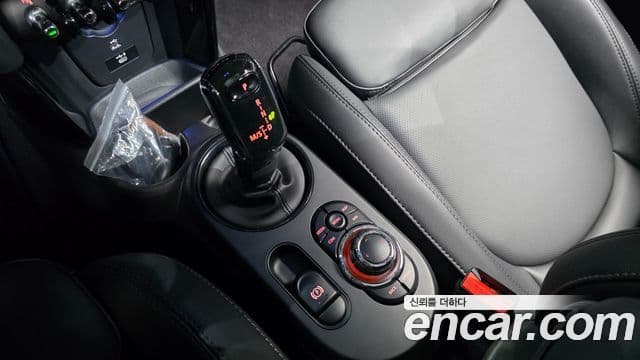 Mini Cooper S 2021 — ფოტო 9/20