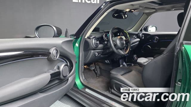 Mini Cooper S 2021 — ფოტო 10/20