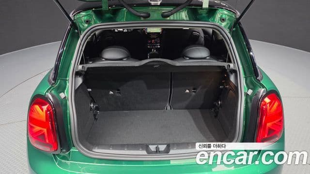 Mini Cooper S 2021 — фото 20 из 20