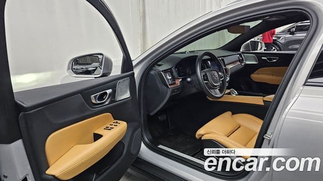 Volvo V60 Cross Country 2024 — ფოტო 10/20