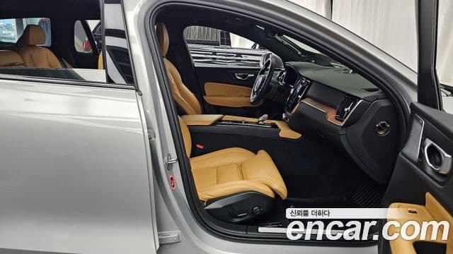 Volvo V60 Cross Country 2024 — ფოტო 11/20