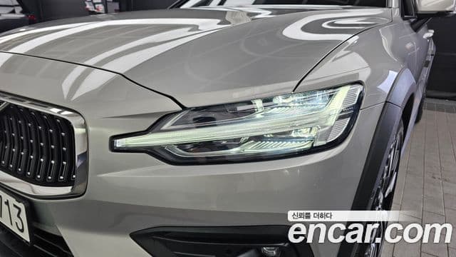 Volvo V60 Cross Country 2024 — ფოტო 19/34