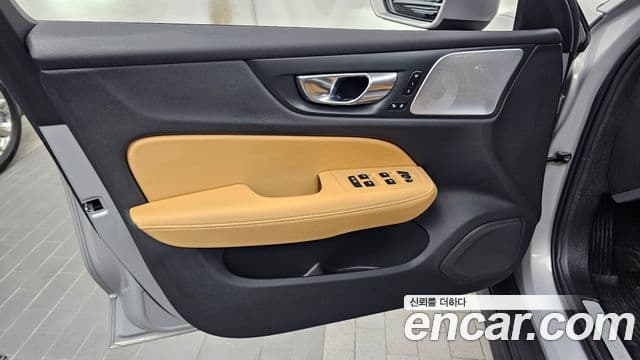 Volvo V60 Cross Country 2024 — ფოტო 27/34