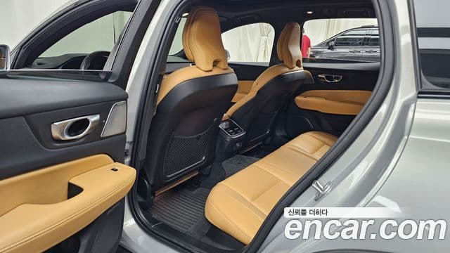 Volvo V60 Cross Country 2024 — ფოტო 15/34