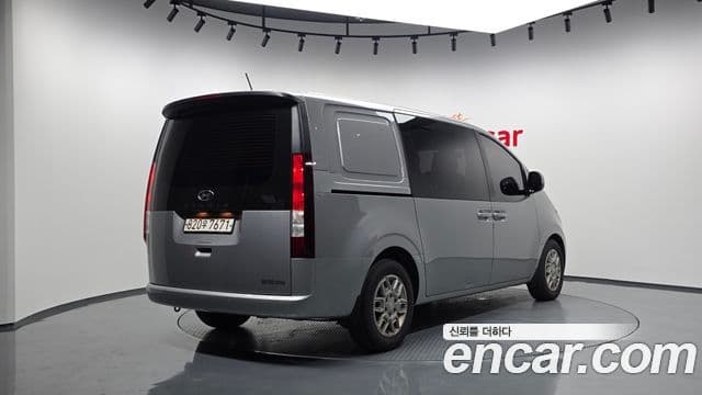 Hyundai Staria 2022 — Фото 2/20