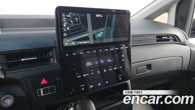 Hyundai Staria 2022 — Фото 16/20