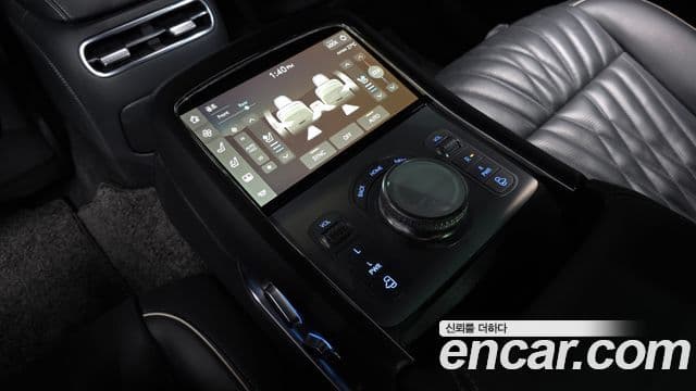 Genesis G90 2022 — ფოტო 17/20