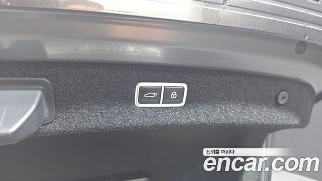 Genesis G90 2022 — Photo 25/38