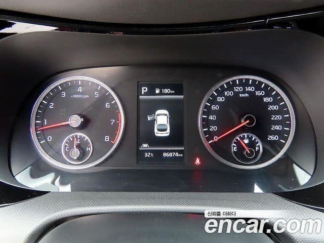 Kia K5 2023 — Şəkil 8/18