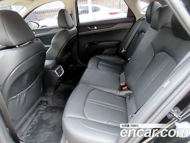 Kia K5 2023 — Şəkil 11/18