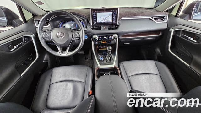 Toyota RAV4 2021 — ფოტო 7/20