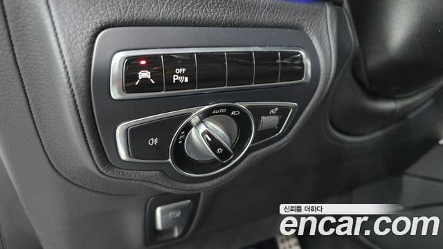 Mercedes-Benz G-Class 2021 — Photo 32/34