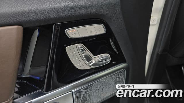 Mercedes-Benz G-Class 2021 — Photo 30/34