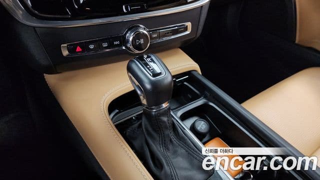 Volvo S90 2019 — Şəkil 9/20