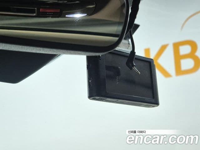 Kia Carnival 2022 — Şəkil 17/19