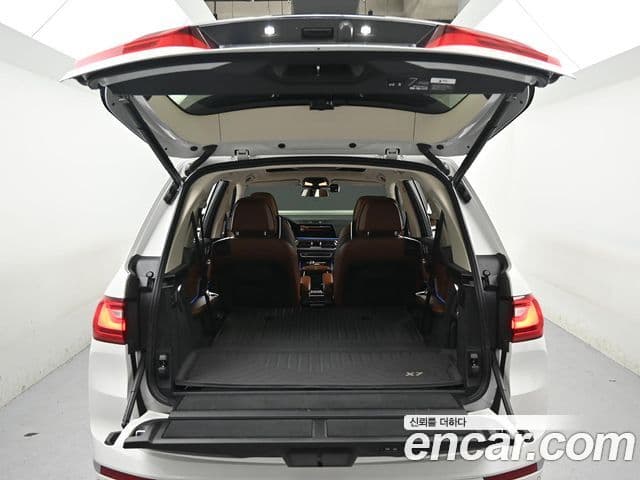 BMW X7 2021 — Photo 7/20