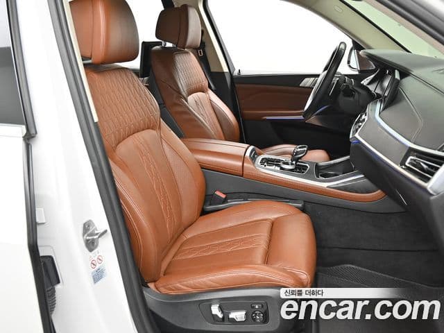 BMW X7 2021 — Photo 12/20