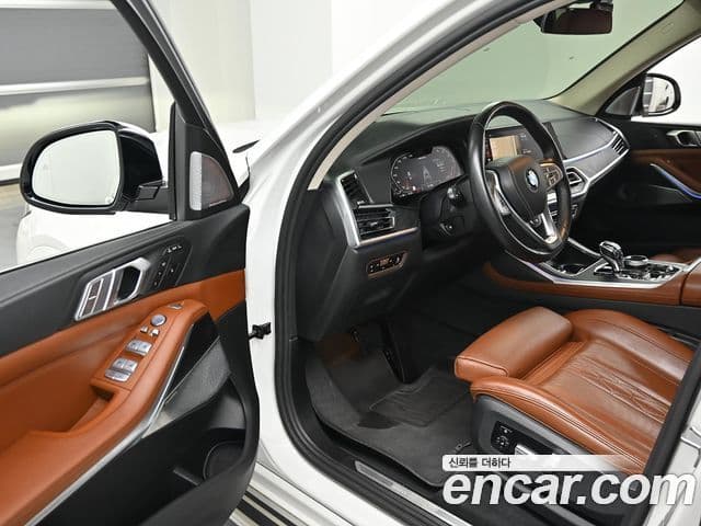 BMW X7 2021 — Photo 8/20