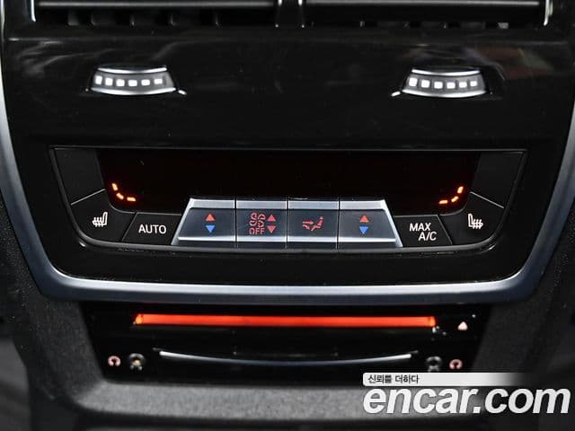 BMW X7 2021 — Photo 17/20