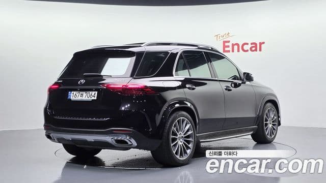 Mercedes-Benz GLE-Class 2023 — ფოტო 2/20