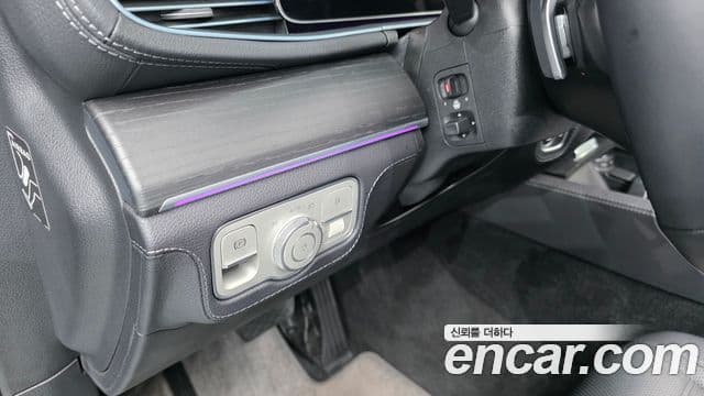 Mercedes-Benz GLE-Class 2023 — ფოტო 16/20