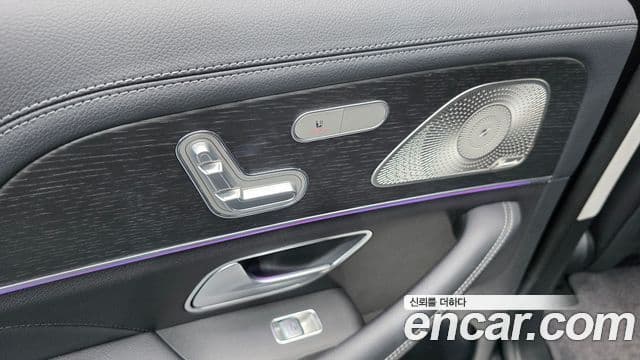 Mercedes-Benz GLE-Class 2023 — ფოტო 17/20